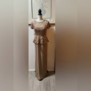 Fiesta fashion dress Maxi 
 Lace Peplum Dress